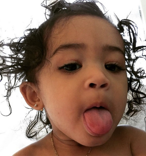 Chris Brown posta foto de sua filha para comemorar aniversário dela