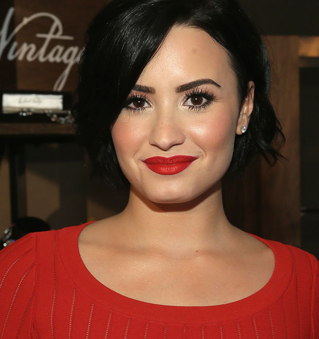 Demi Lovato diz que chorou em momento que deveria estar feliz, entenda!