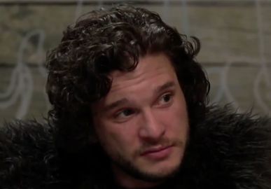 Seth Meyers convida Kit Harington, intérprete de Jon Snow, para jantar e o resultado não é nada bom!