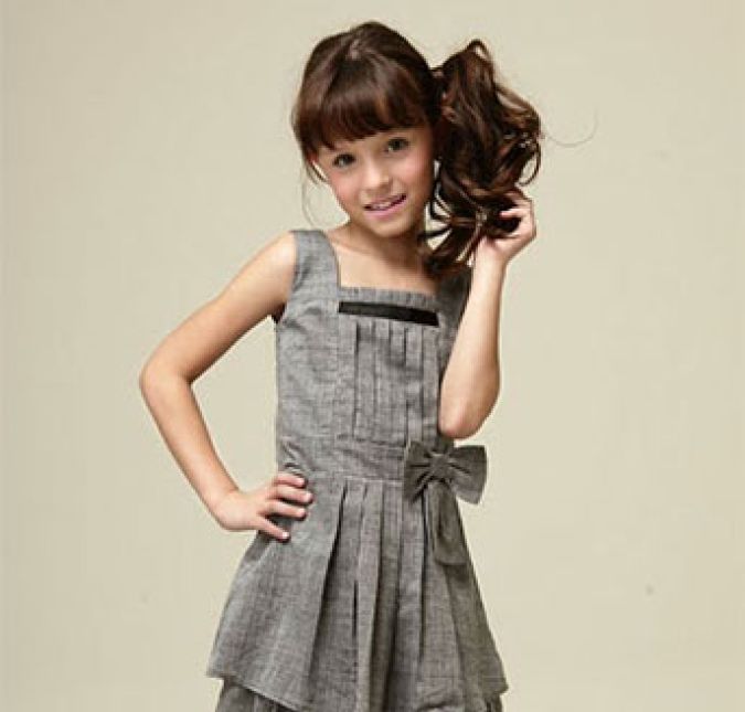 Apesar de ser reconhecida por seu trabalho como atriz, Larissa foi descoberta como modelo e participou do Projeto Passarela, o que a colocou ainda mais em evidência.