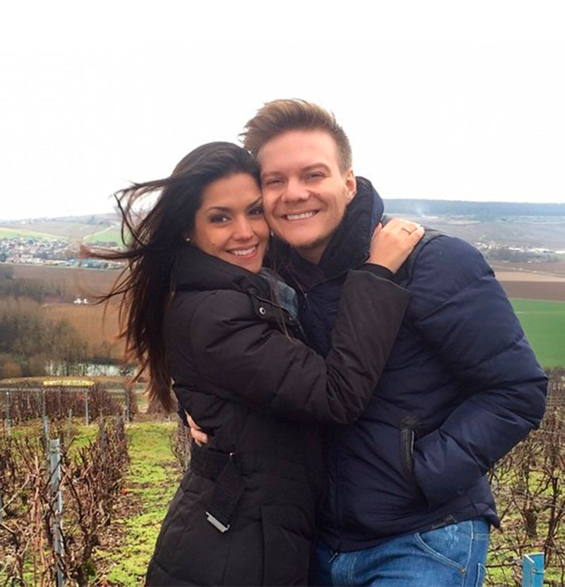 Michel Teló e Thais Ferzosa