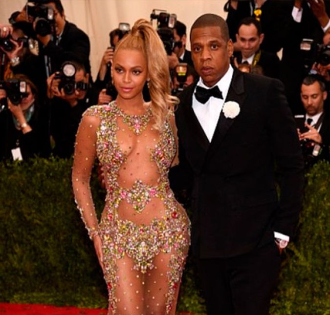 Beyoncé e Jay-Z atingiram o custo de dois milhões de reais para colocarem finalmente alianças em seus dedos e declararem seus votos de amor. O grande dia do casal aconteceu em uma cobertura de Nova York, em 2008, porém foi mantido em segredo para a mídia. Beyoncé e Jay-Z atingiram o custo de dois milhões de reais para colocarem finalmente alianças em seus dedos e declararem seus votos de amor. O grande dia do casal aconteceu em uma cobertura de Nova York, em 2008, porém foi mantido em segredo para a mídia.