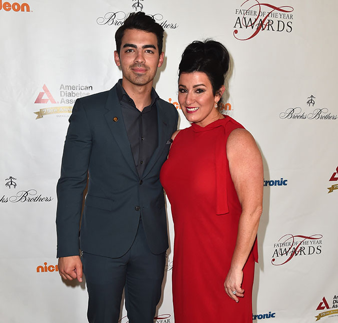 Mãe de Joe Jonas diz se aprova ou não suposta nova namorada do filho