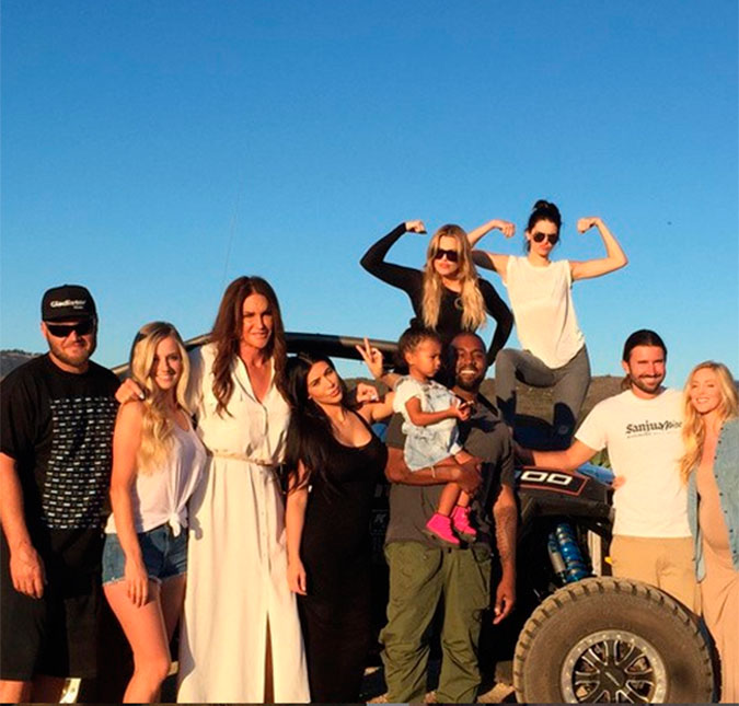 Até North West apareceu na foto de Dia dos Pais de Caitlyn Jenner
