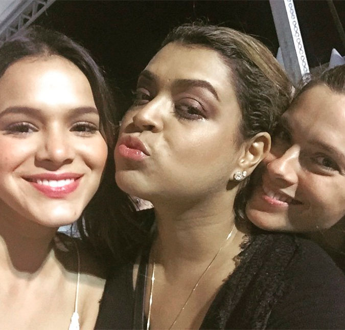 Bruna Marquezine, Carolina Dieckmann e Preta Gil vão juntas ao <i>show</i> de Ivete Sangalo