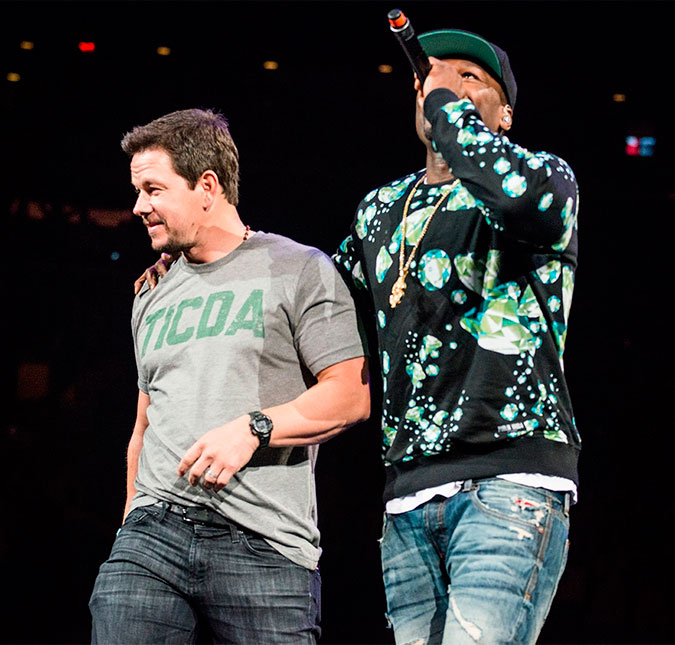 Após 20 anos, Mark Wahlberg volta às origens e se junta ao <i>New Kids on The Block</i>!