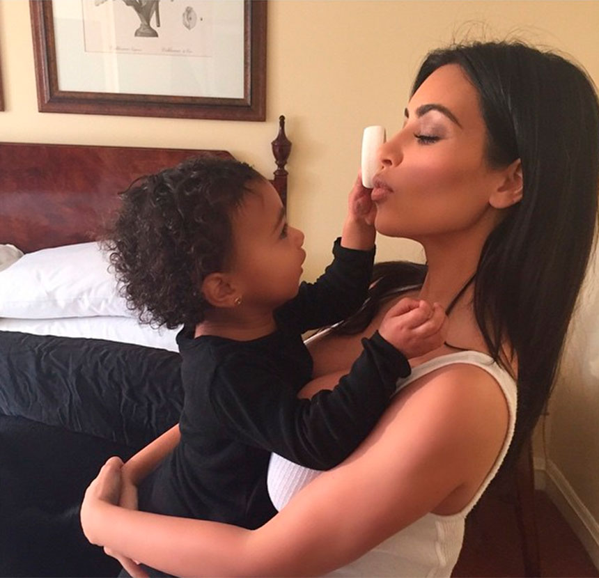 Kim Kardashian aconselha North West sobre como ser uma irmã mais velha
