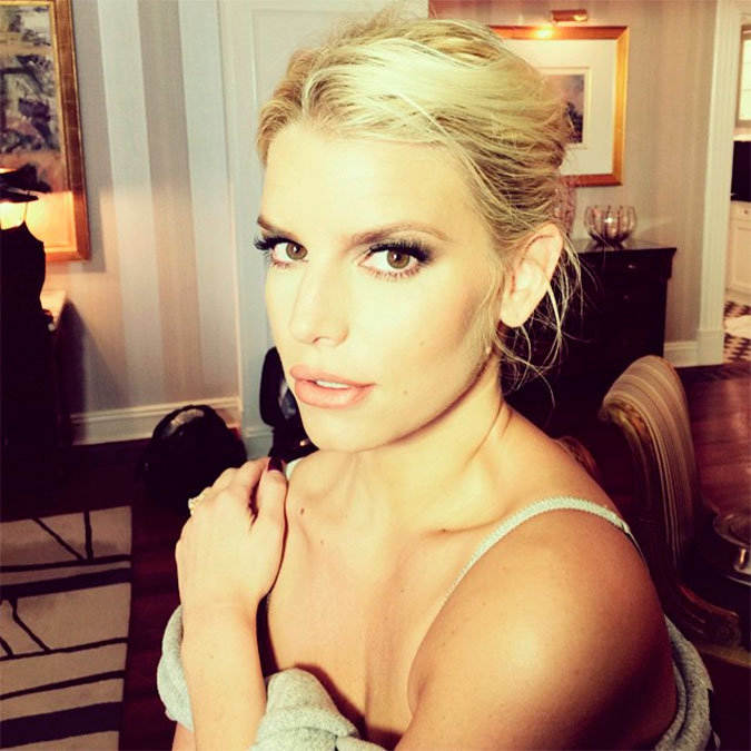 Jessica Simpson vai abrir lojas de sua marca de roupas, diz <i>site</i>