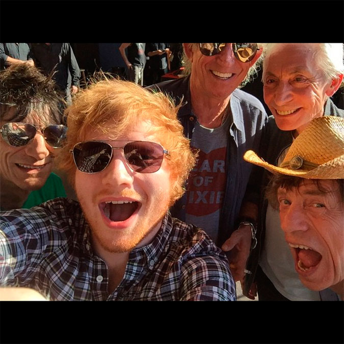 Ed Sheeran faz <i>selfie</i> com os <i>Rolling Stones</i>