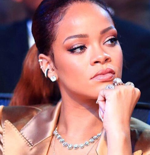 Rihanna <i>faz a bandida</i> em <i>teaser</i> de novo videoclipe, assista!