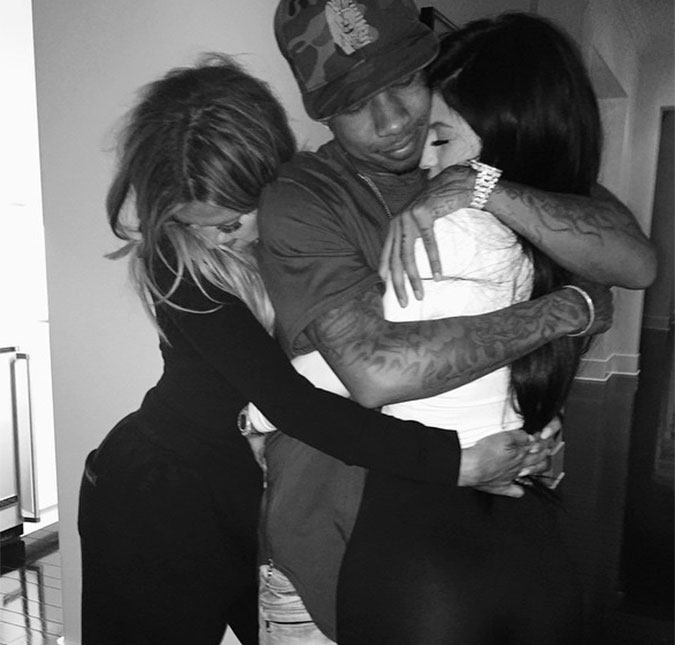 Kylie Jenner não assume, mas Khloé Kardashian parece ter aprovado seu namoro com o <i>rapper</i> Tyga
