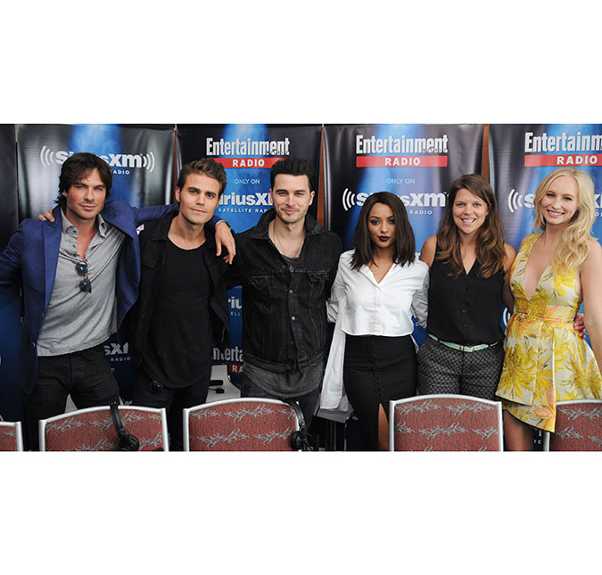 Sem Nina Dobrev, Ian Somerhalder se empolga em <i>Comic Con<i> ao falar de <i>The Vampire Diaries</i>