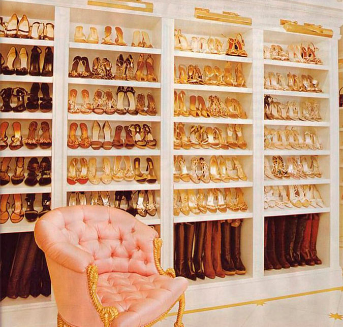 Mariah Carey mostra que tem espaço para muitos sapatos!