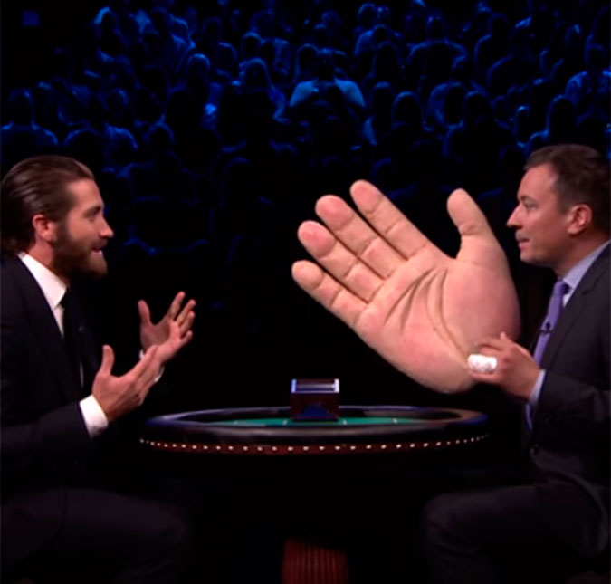Jake Gyllenhaal é nocauteado por mão gigante, assista!
