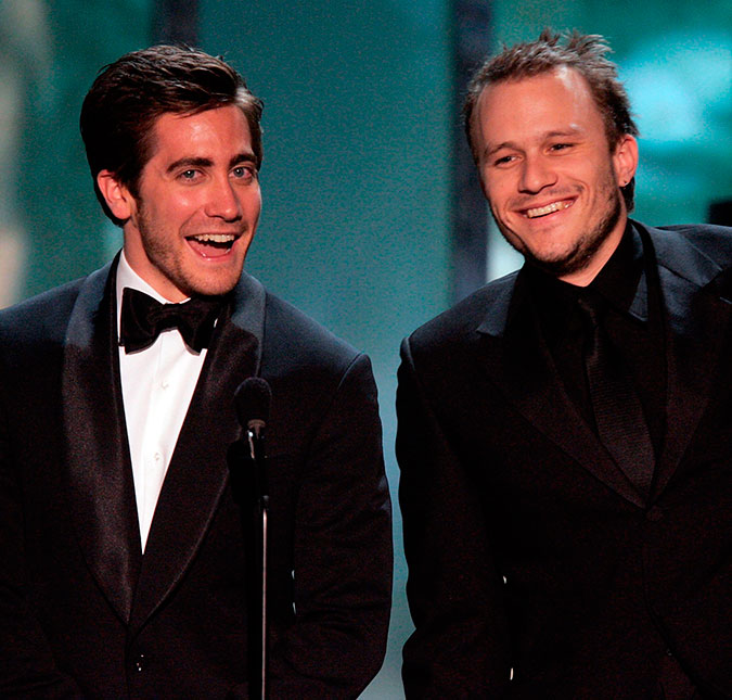 Jake Gyllenhaal lembra Heath Ledger, seu parceiro em <i>O Segredo de Brokeback Mountain</i>