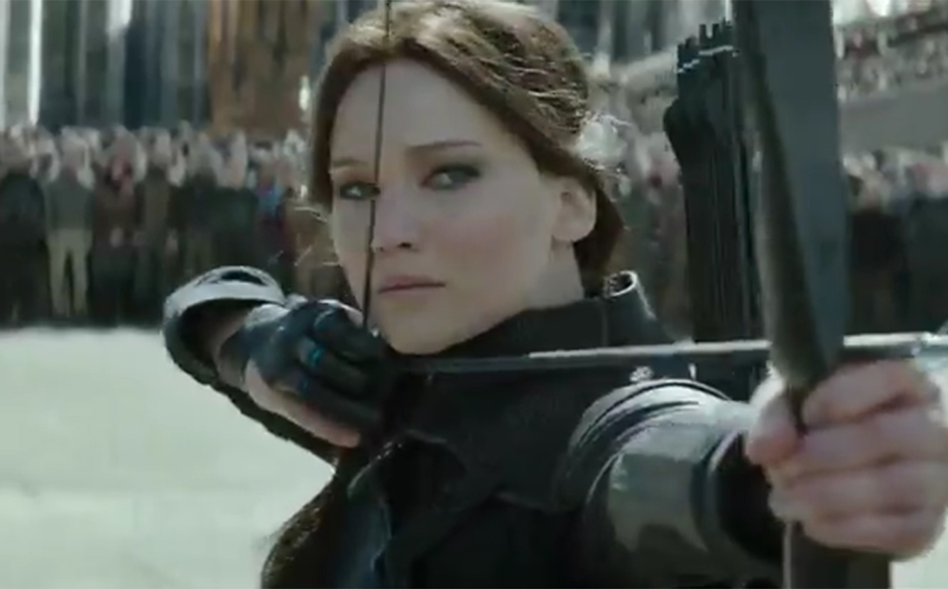 Katniss reúne exército para lutar na revolução em <i>trailer</i> do último filme da franquia <I>Jogos Vorazes</i>, veja!