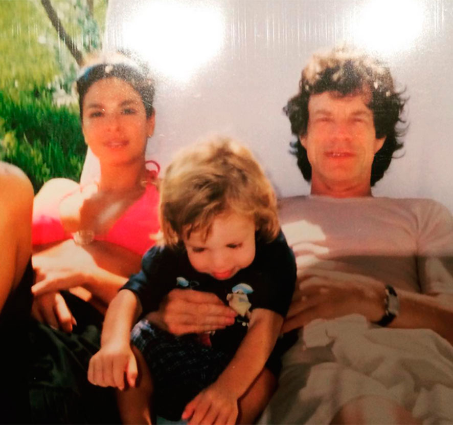 Luciana Gimenez parabeniza Mick Jagger com foto antiga ao lado do filho