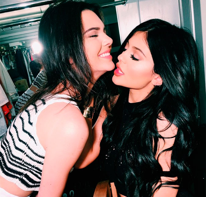 Kendall e Kylie Jenner querem agradar os pés das mulheres, entenda!