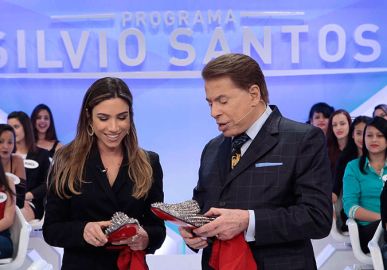 Silvio Santos ficou com o guarda-roupa ainda mais ousado depois do presente que recebeu de Dia dos Pais