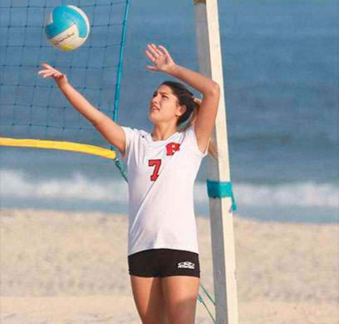 Sasha desiste de ser jogadora de vôlei e escolhe um curso bem <i>fashion</i> na faculdade!