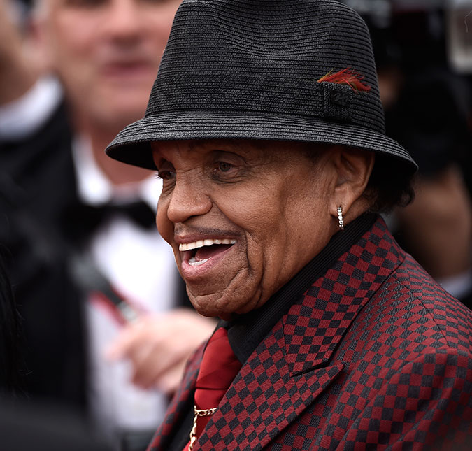 Família Jackson agradece preocupação e cuidados com o pai, Joe, no Brasil