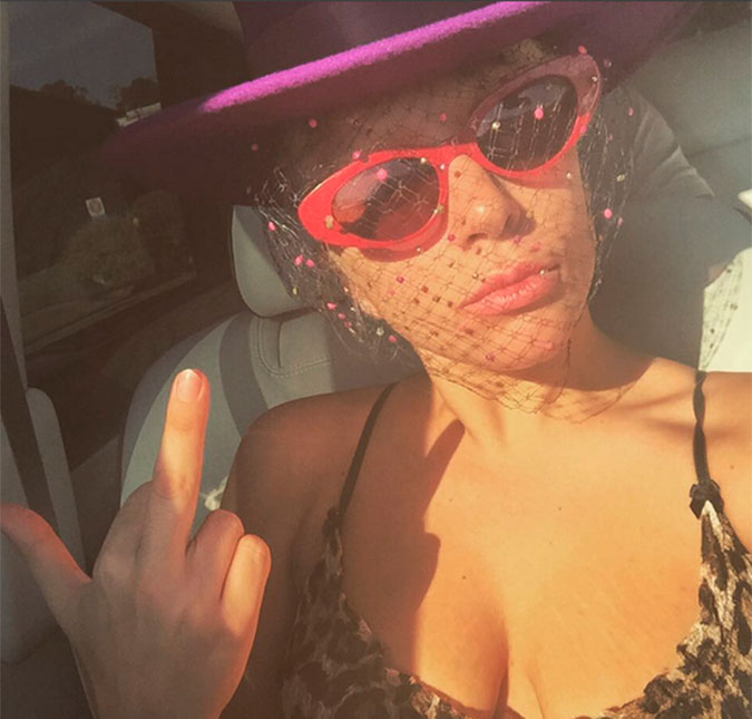 Mal humor de Lady Gaga contaminou até seu <i>Instagram</i>