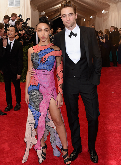 Robert Pattinson e FKA Twigs não vão se casar... ainda!