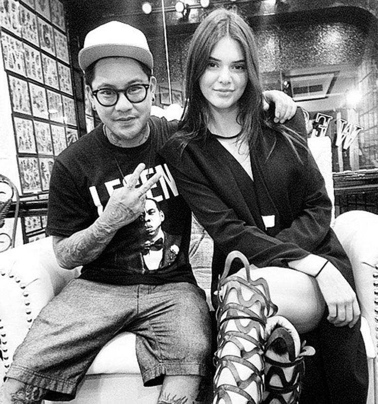 Tatuador revela por que Kendall Jenner optou por uma <i>tattoo</i> discreta, descubra aqui!