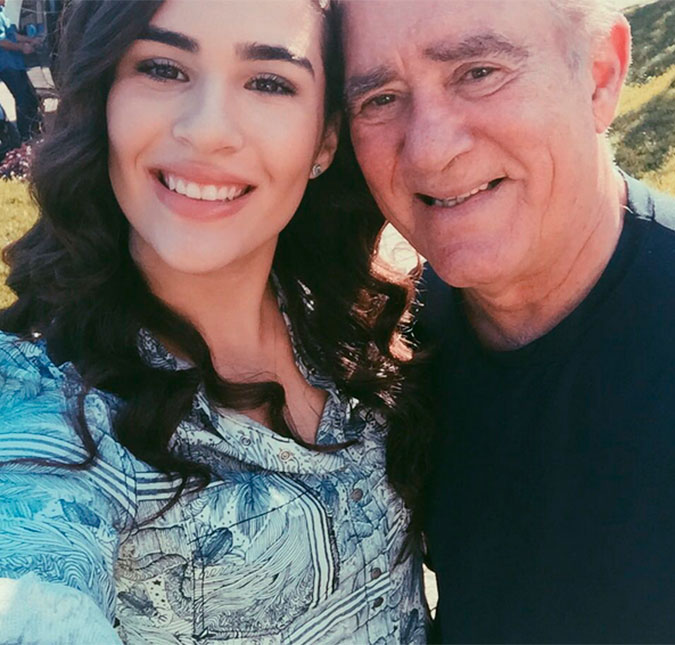 Lívian Aragão mostra semelhança com o pai em <i>selfie</i>