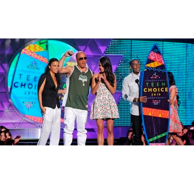 Vin Diesel presta homenagem a Paul Walker no <i>Teen Choice Awards</i>