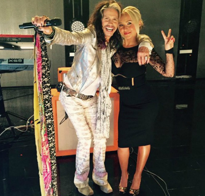 Ao lado de Hayden Panettiere, Steven Tyler é só alegria no <i>set</i> de <i>Nashville</i>