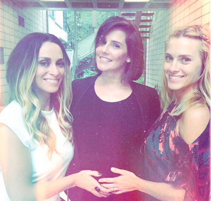 Carolina Dieckmann é só carinhos com Deborah Secco - e com Maria Flor!