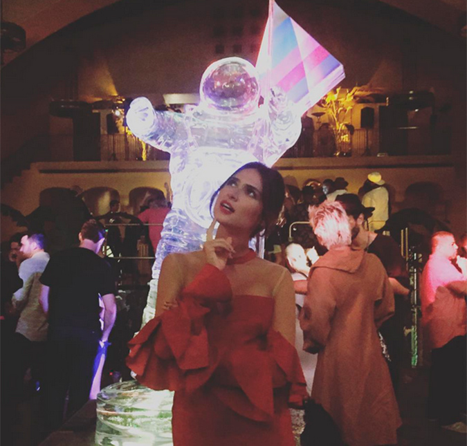 Thaila Ayala não perde tempo e marca presença na festa do <i>VMA</i>!