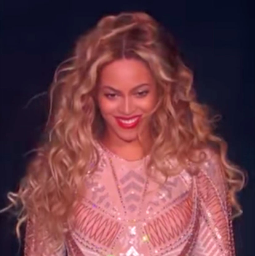 Beyoncé faz apresentação arrebatadora no <i>Made In America Festival</i>, veja o vídeo!