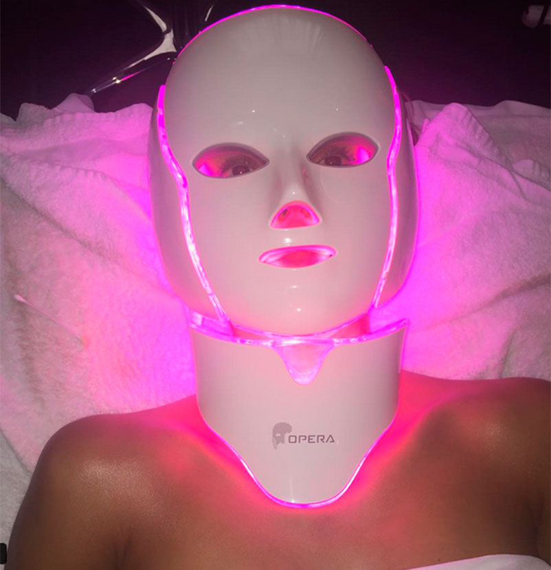 Jessica Alba recorre a procedimento bizarro para tratar a pele