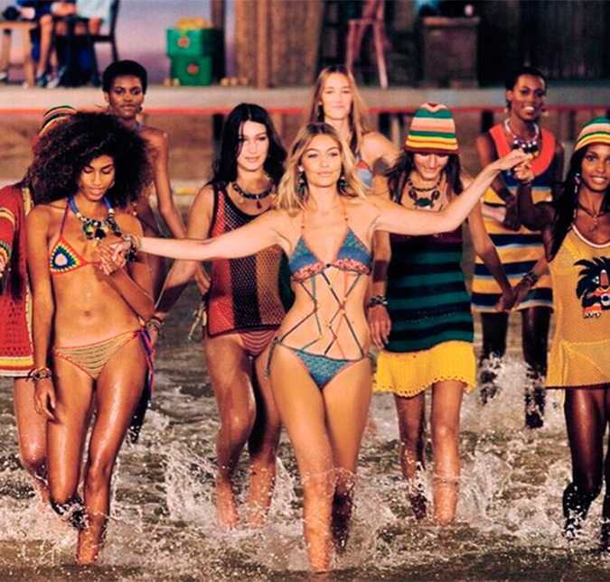 Gigi Hadid exibe as curvas em desfile da <i>Tommy Hilfiger</i>