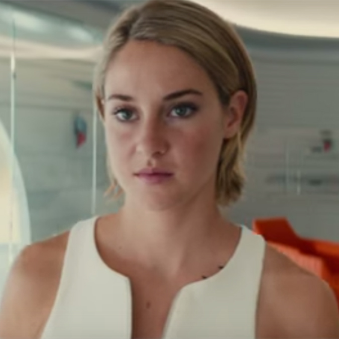 Tris finalmente vê o que tem além do muro - e os fãs também! - no <i>trailer</i> de <i>Convergente</i>