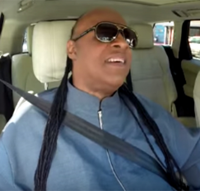 Stevie Wonder não perde a piada nem quando a música é sua!