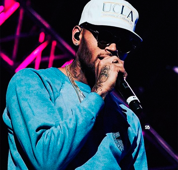 Chris Brown estaria envolvido em mais uma polêmica de agressão, diz <i>site</i>