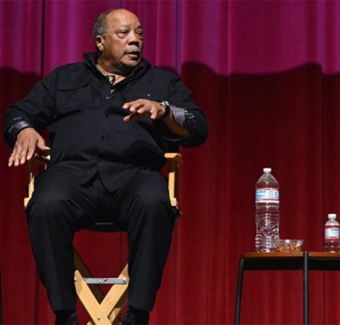 <I>Ex</i>-produtor de Michael Jackson passa mal e precisa ser hospitalizado, diz <i>site</i>