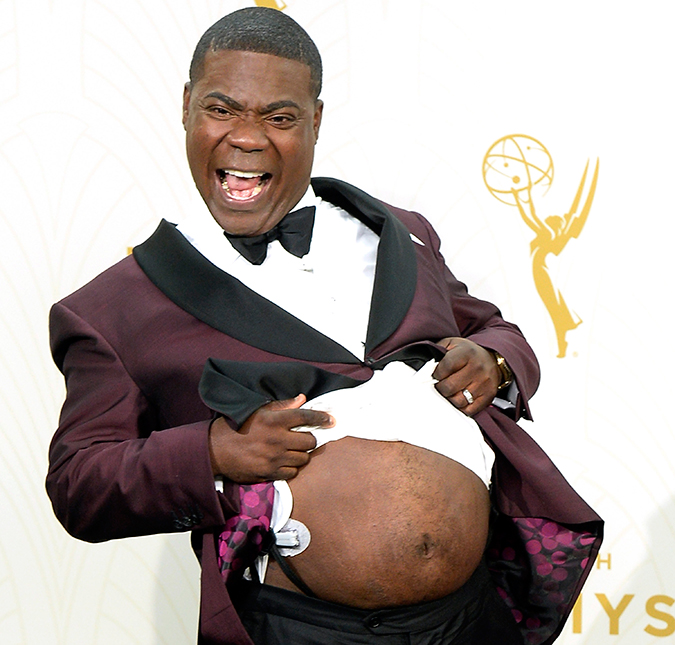 Tracy Morgan mostra cicatrizes de acidente de carro durante o tapete vermelho do <i>Emmy Awards</i>