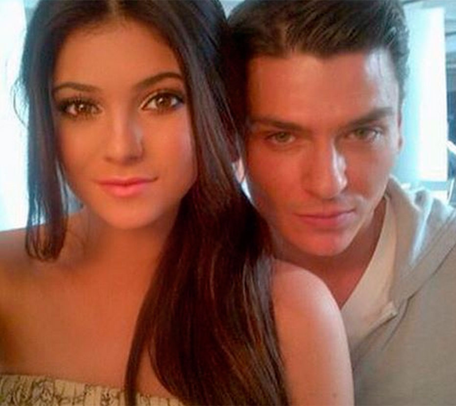 Kylie Jenner parece outra pessoa em foto antiga