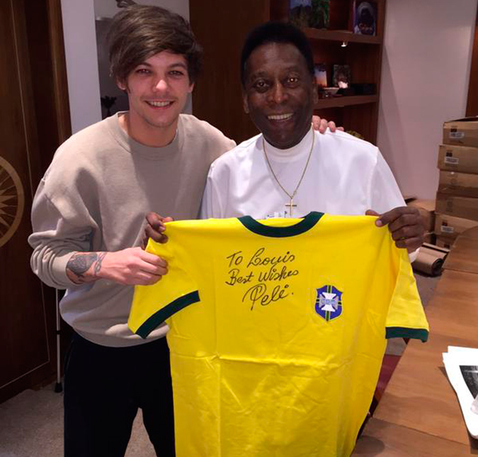 Louis Tomlinson solta o seu lado brasileiro ao tietar Pelé, veja a foto!