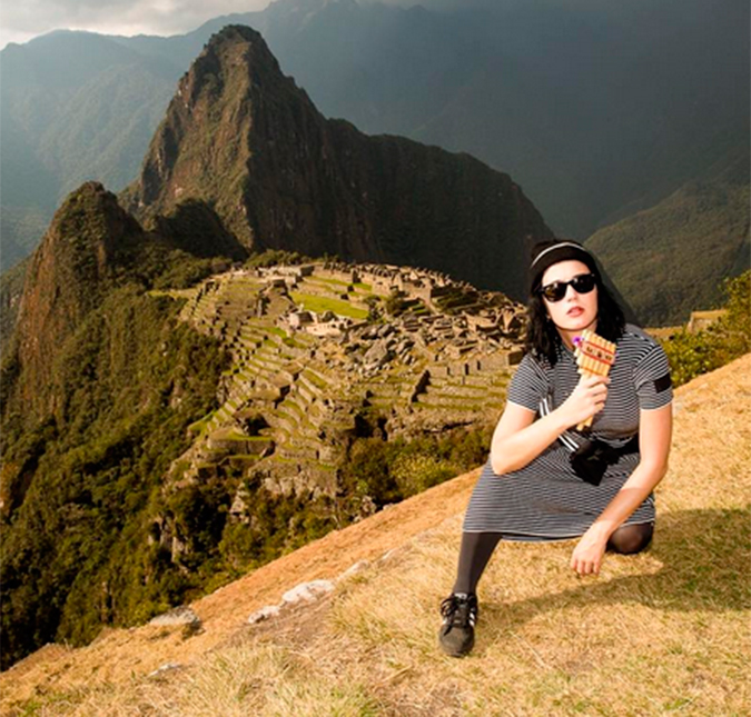Katy Perry ainda não chegou ao Brasil, mas a sua banda já está fazendo festa ao som de Ivete Sangalo