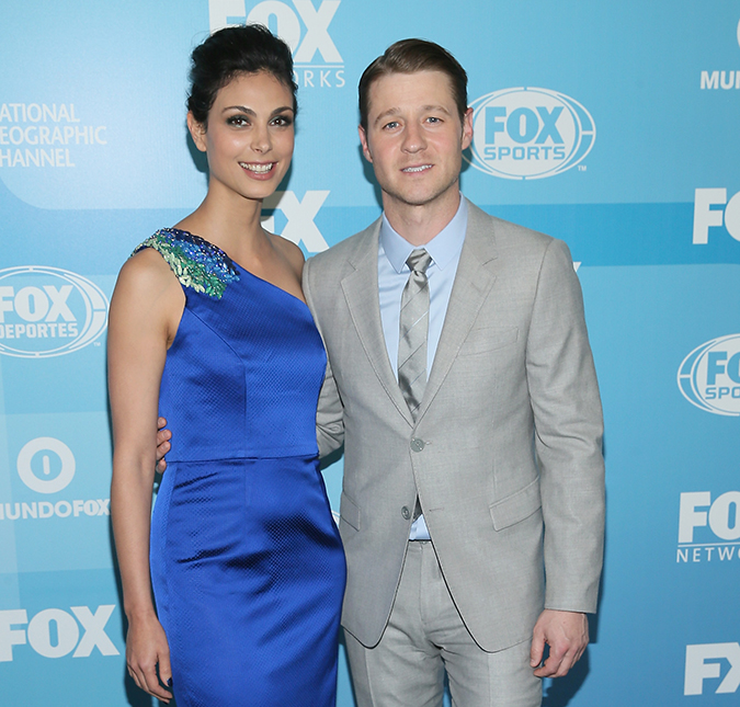 Após engravidar de ator de <i>Gotham</i>, Morena Baccarin enfrenta novos problemas na justiça com ex