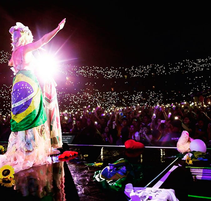 Katy Perry já enxerga o Brasil como seu lar: <i>Mãe está em casa!</I>