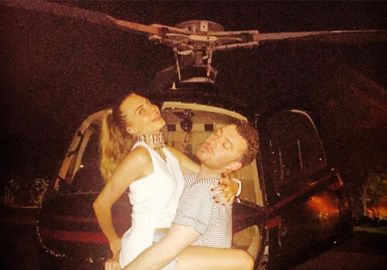 Sam Smith passeia de helicóptero pela primeira vez na vida no Brasil!