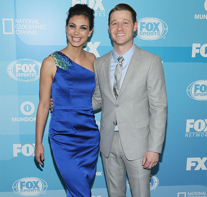 Esperando o primeiro filho juntos, Morena Baccarin e Ben McKenzie vão se casar, diz <i>site</i>