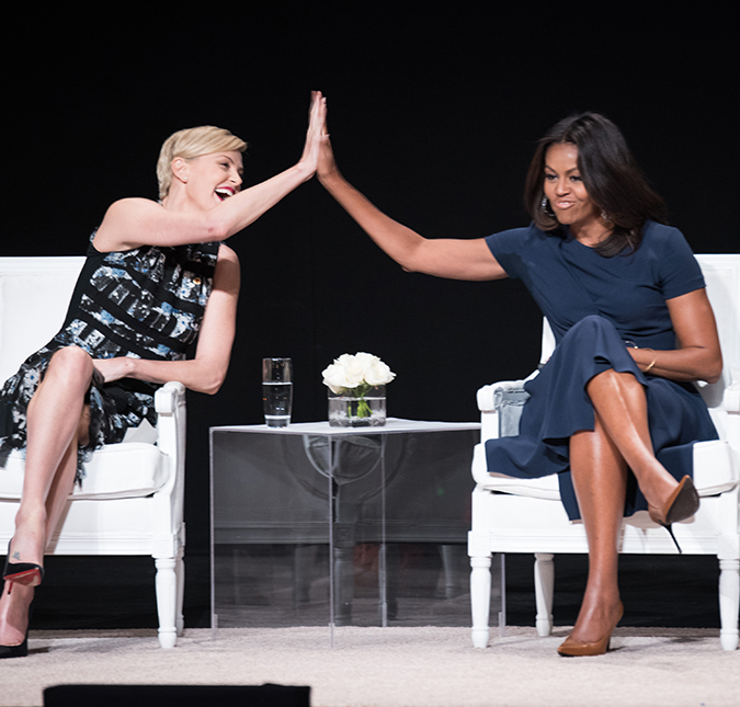 Charlize Theron e Michelle Obama têm um ótimo conselho para as meninas adolescentes