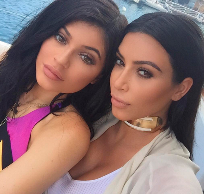 Kylie Jenner quer posar nua, mas Kim Kardashian não quer deixar!
